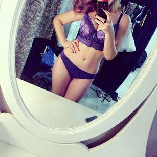 Model - sweet_sweetie smoking