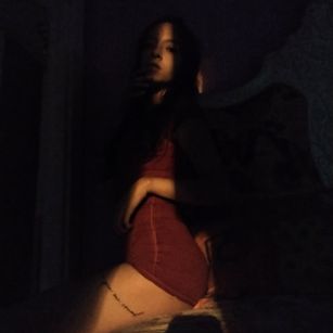 Model - Alex Babe sumisa