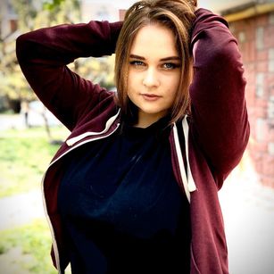 Model - Annastar blond