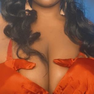 Model - Madame Nym Ebony