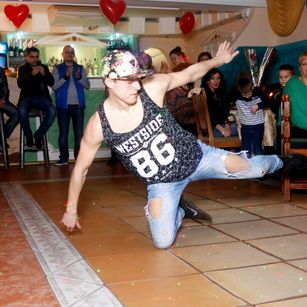 Model - Antonio Banderess Blonde