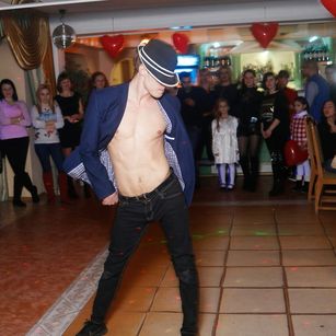 Model - Antonio Banderess Hot