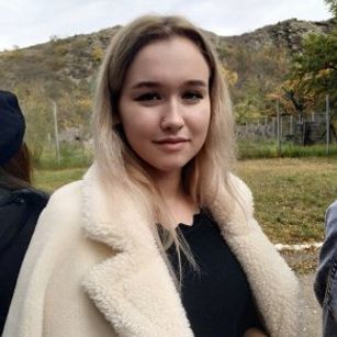 Model - Kati  Sweet natural