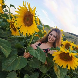 Model - Alina Love longlegs