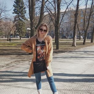 Model - Kati  Sweet natural