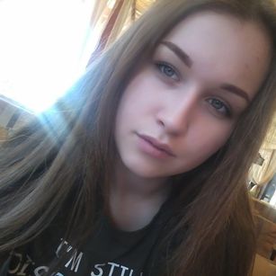 Model - Kati  Sweet natural