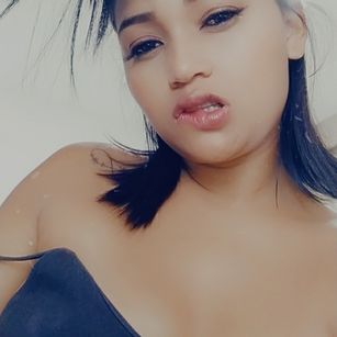 Model - Lesly Daddylatina