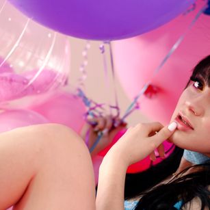 Model - EmilyPrada dildo