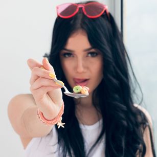 Model - EmilyPrada fingering