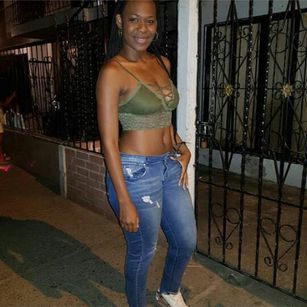 Model - DANIELA garganta