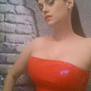 Model - Queen Aston 5