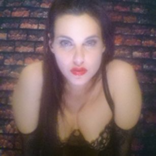 Model - Queen Aston 6