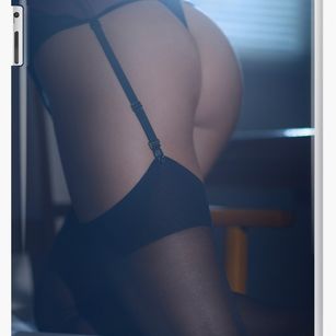 Model - British Glamour MILF British