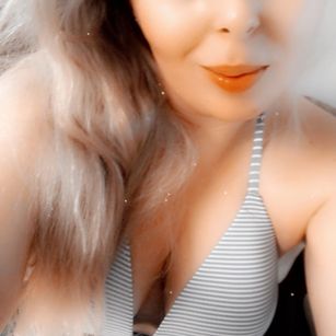 Model - PrincessTitsUk Domme