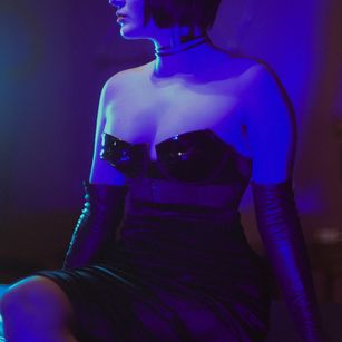 Model - Mistrix Violeta Flix latex