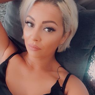 Model - ScarlettLove dildo