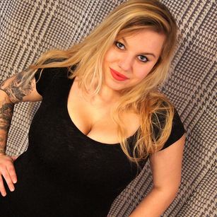 Model - LARISSA dirtytalk