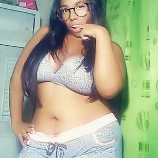 Model - ThickBrowmSugar shavedpussy