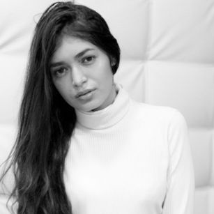 Model - Bella Rousell 18