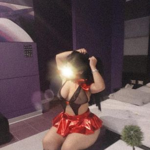 Model - Paula Regina Blonde