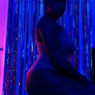 Model - OMGiana bigass