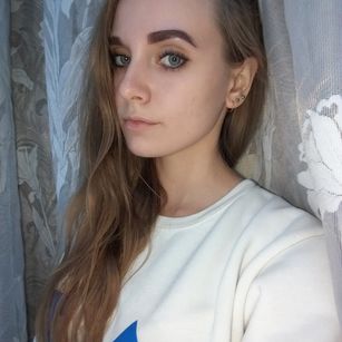 Model - Anastasia lips