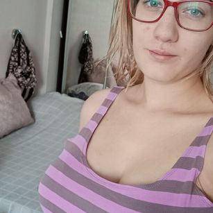 Model - SonyaRey smile