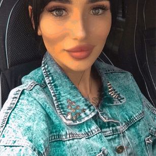 Model - Karina boops