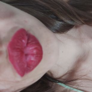 Model - SweetClit horny