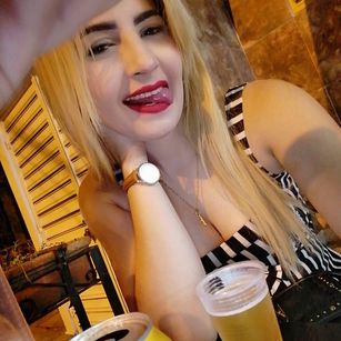 Model - Brithany Leon conocernos