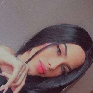 Model - lolacam tatto