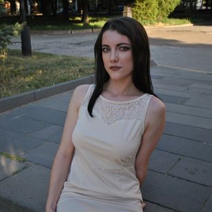 Model - Alexandra natural