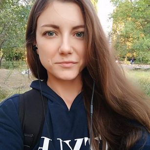 Model - Alexandra footjob