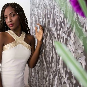 Model - NathaliaJones deepthroat