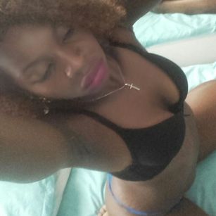 Model - chelsea dancing