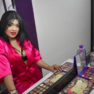 Model - Taliana Rose blowjob