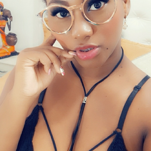 Model - lolahot4you nipples