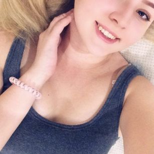 Model - Mary and Jenny pussy