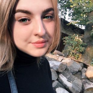 Model - KristinaKriss dressingup