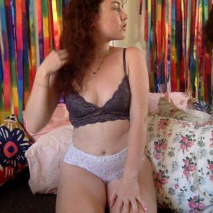 Model - Jessica Love prettyfeet