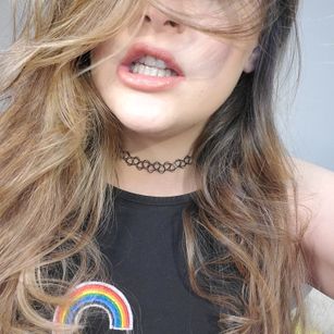 Model - Eve Moony brunette