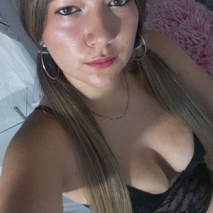 Model - Vaneli pussy