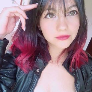 Model - Samy  Line bigass