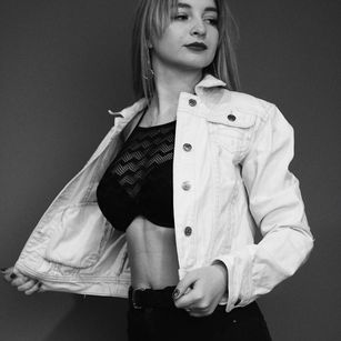 Model - KiraGold new