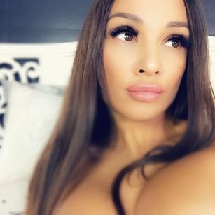 Model - Monica_Bellucci toys