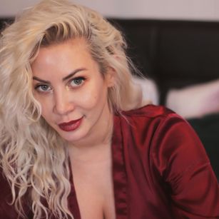 Model - Solange Goddess femdom