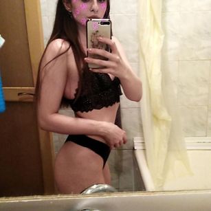 Model - AlinaRiders beautiful