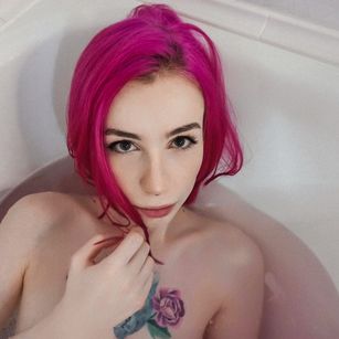 Model - lesyamoon beautiful