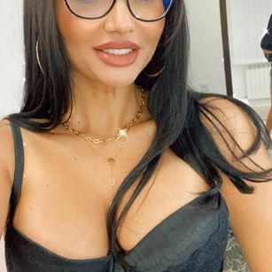 Model - Flavia McRoss blowjob