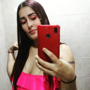 Model - Valentina Lopez dildo